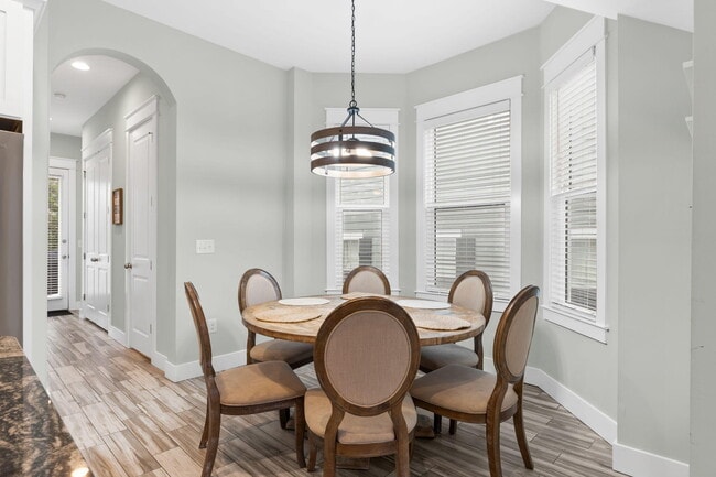 Building Photo - 21 Magical Pl