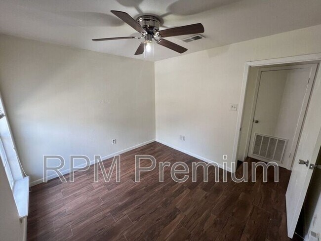 Building Photo - 5268 S Brightside View Dr