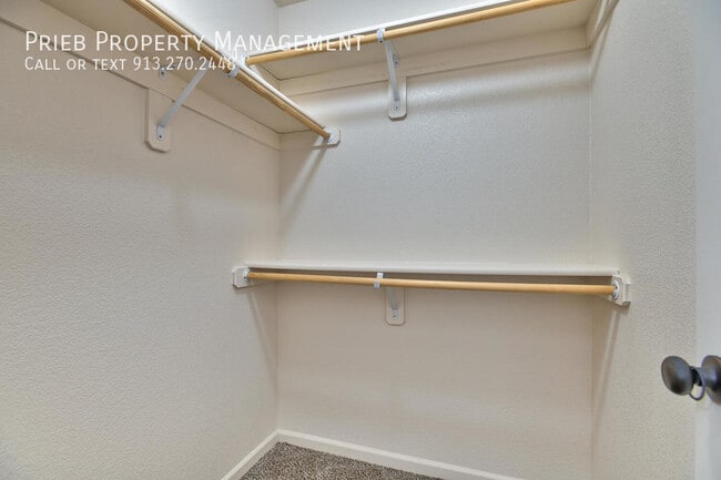 Building Photo - 2028 S 137 St