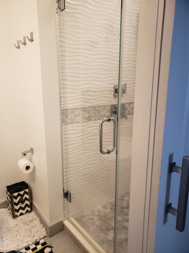 Building Photo - 100 W Broadway