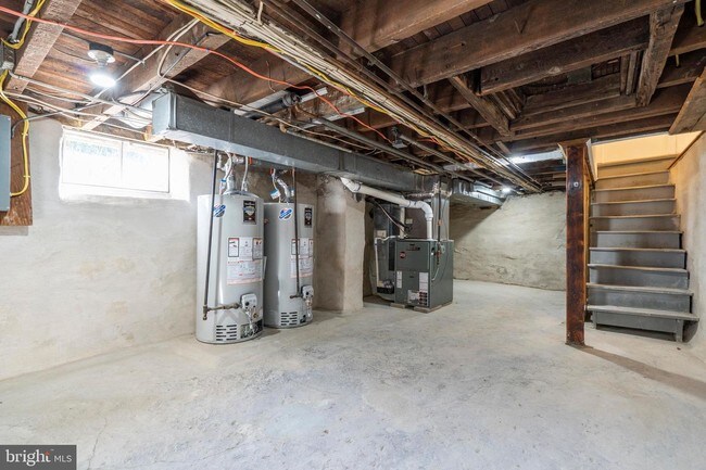 Building Photo - 338 Poplar Ave