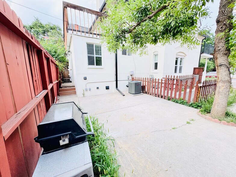 Building Photo - 1107 N Downing St