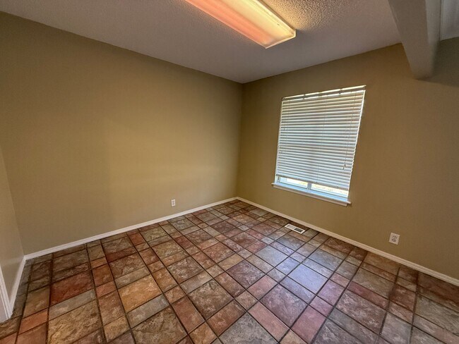 Building Photo - COMING SOON: Spacious 4 Bedroom in South Tulsa