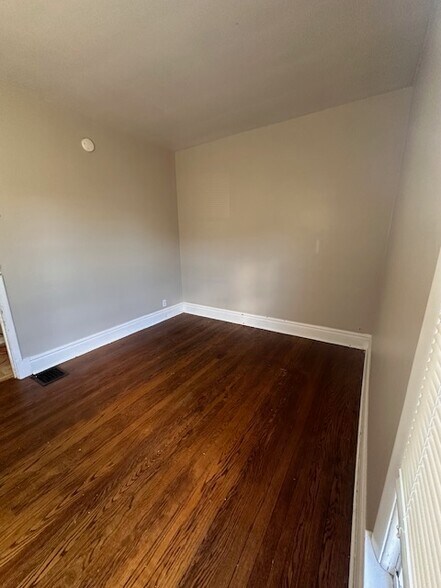 Building Photo - 1096 Elmwood Ave