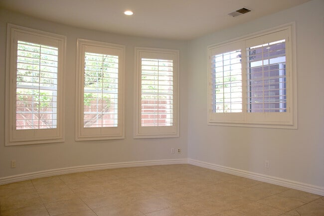 Building Photo - 2 Cousteau Ln