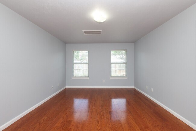 Building Photo - 7430 Pouter Dr