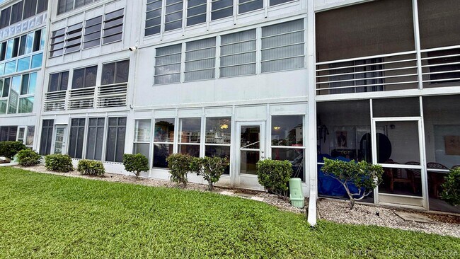 Building Photo - 1037 Ashby D