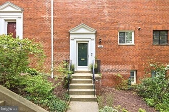 Building Photo - 3486 Gunston Rd