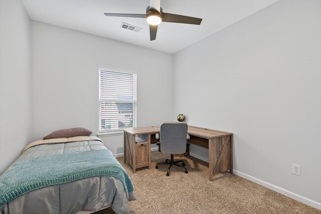 Building Photo - 256 Valley Xing