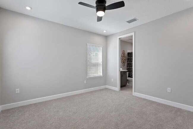 Building Photo - "Spacious 4-Bed, 4-Bath Retreat at 2612 Le...