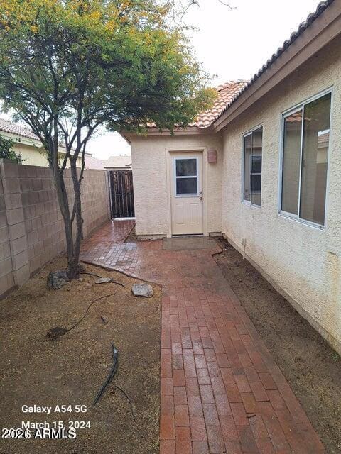 Building Photo - 415 W Aire Libre Ave