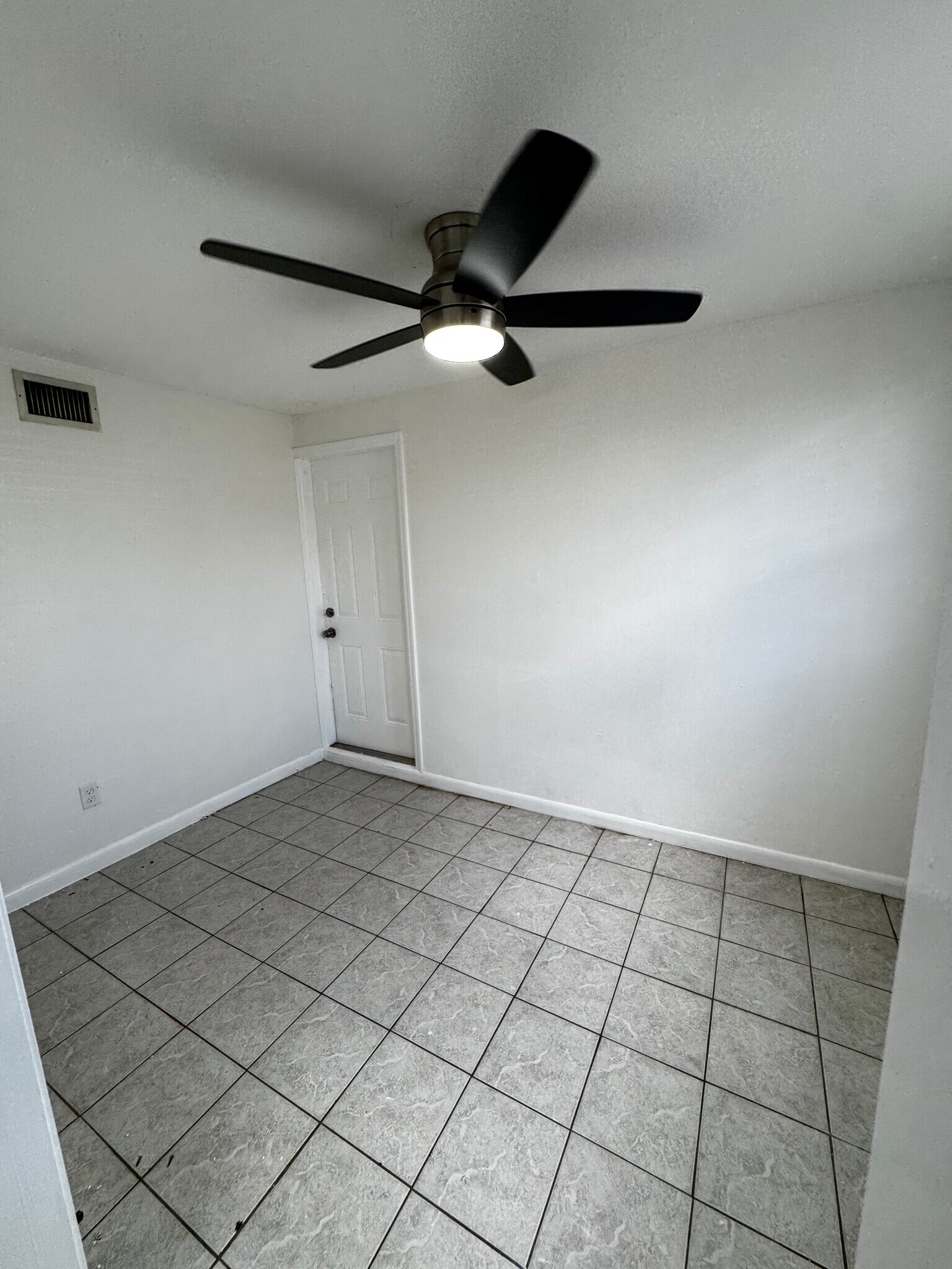Building Photo - 3403 Rostan Ln