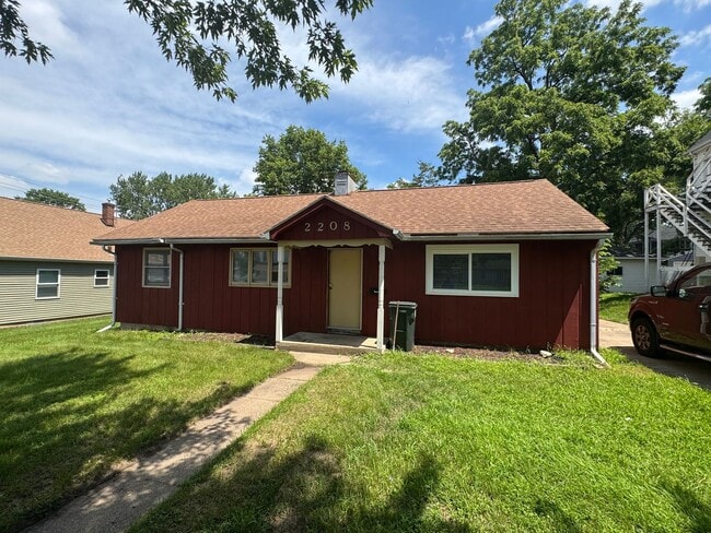 Building Photo - Single-family home available now near UNI