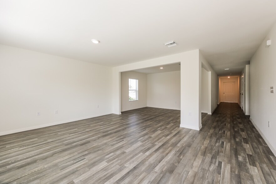 Building Photo - 4012 W Gator Cir