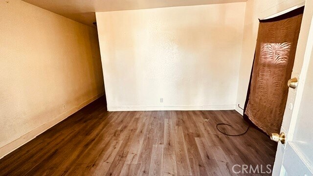 Building Photo - 1221 W 59th St
