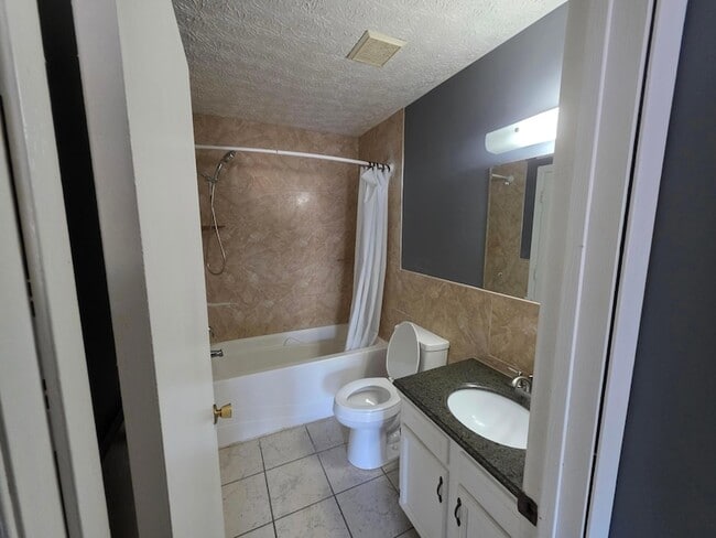 Building Photo - 7006 Finchley Dr