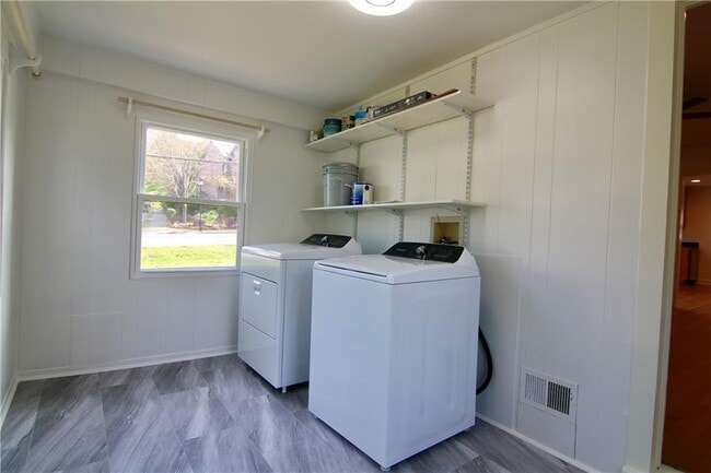 Building Photo - 1482 Dresden Dr NE