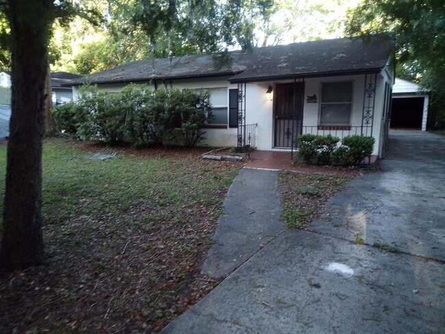 Primary Photo - 2112 Allandale Cir W