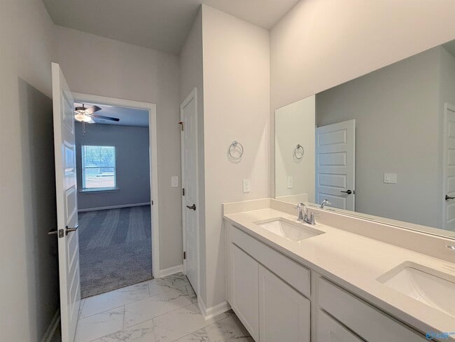 Building Photo - 203 Stockyard Cir