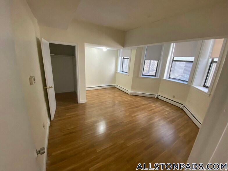 Building Photo - 1156 Commonwealth Ave