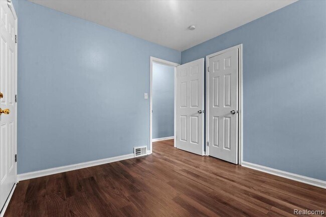Building Photo - 3734 Buena Vista St