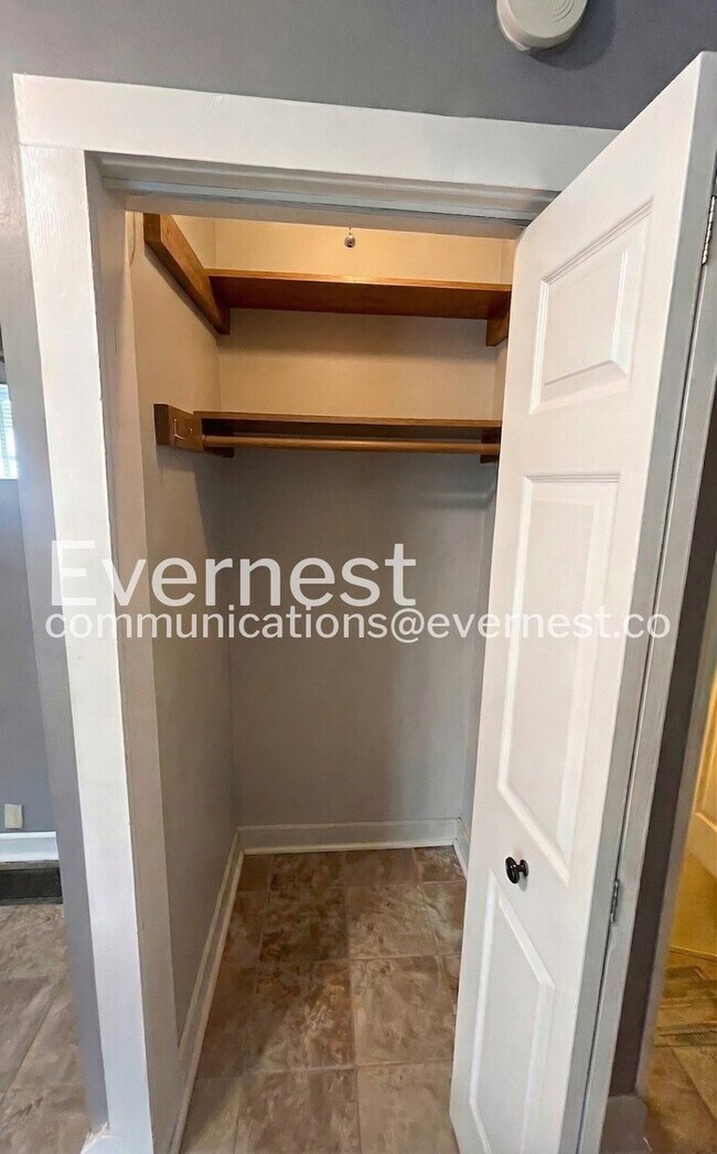 Building Photo - 15218 Shiloh Rd