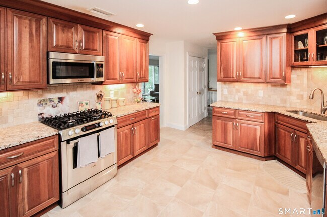 Building Photo - 34 Forty Acre Mountain Rd