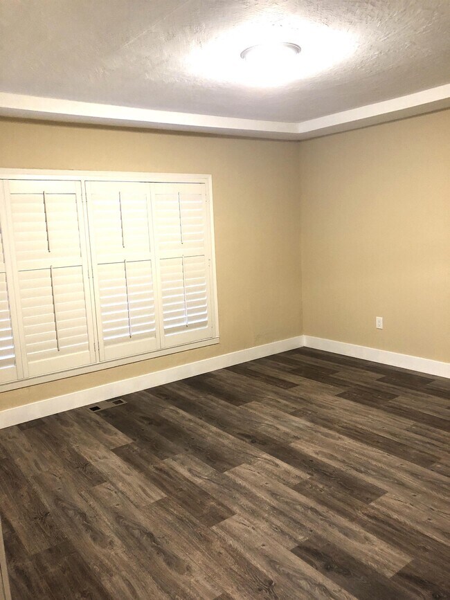 Building Photo - 452 E Santa Clara St