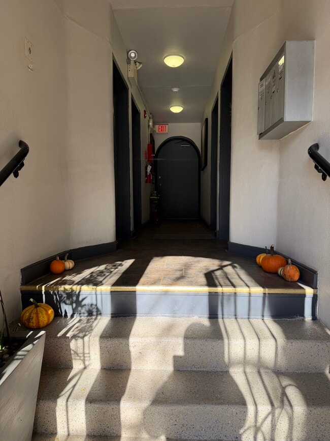 Building Photo - 1109 South St