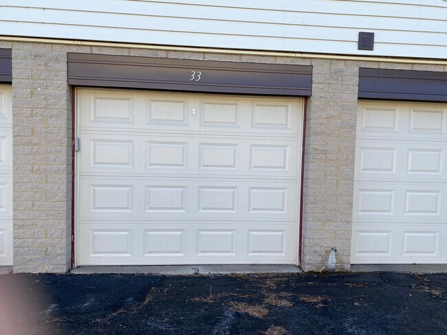 Building Photo - 15817 Orlan Brook Dr