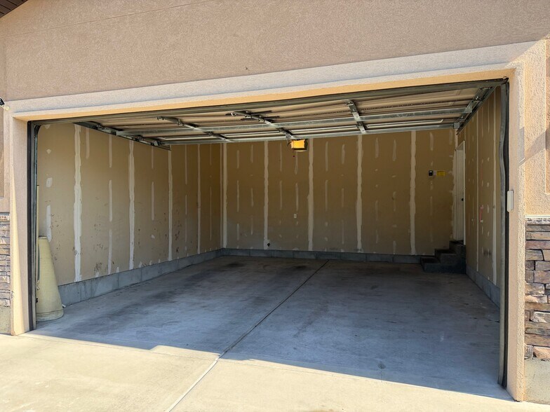 Building Photo - 147 E 780 S