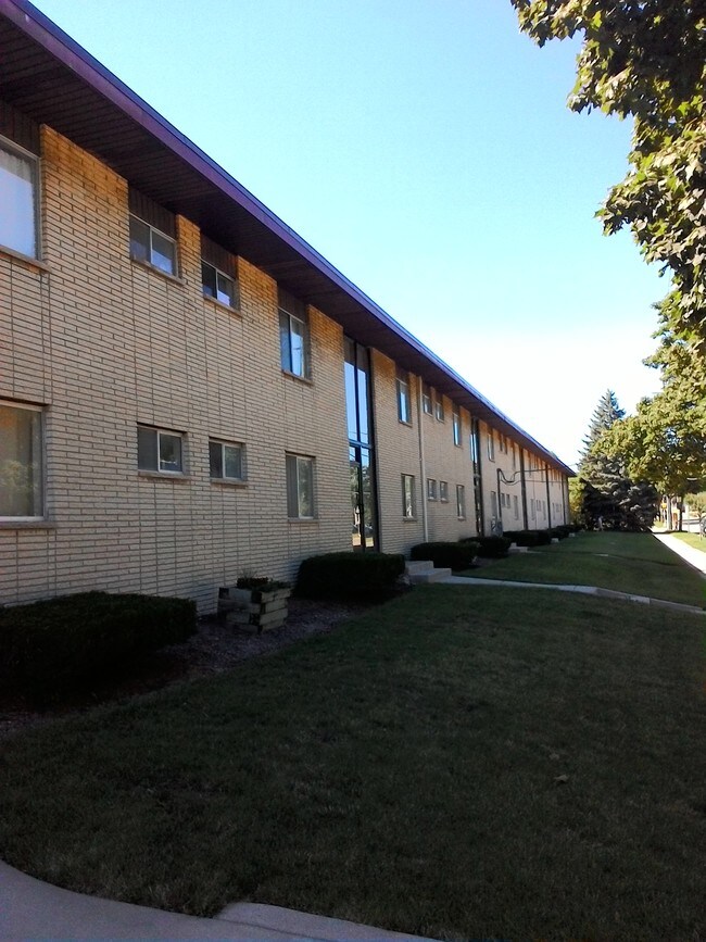 Building Photo - 1012 Delafield St