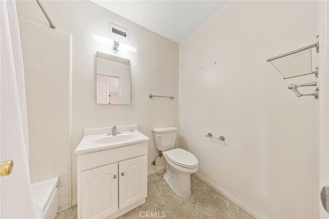 Building Photo - 612 N Maryport Ave