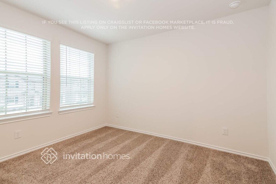 Building Photo - 3928 Jade Dr