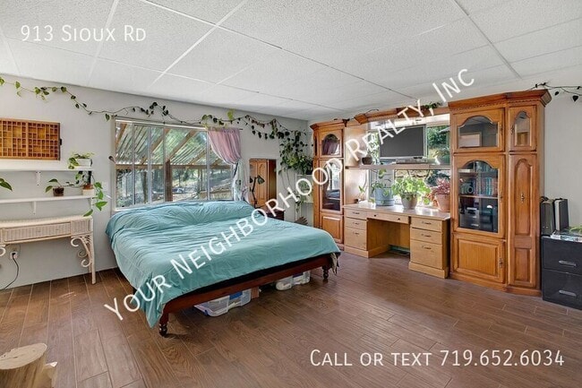 Building Photo - 913 Sioux Rd