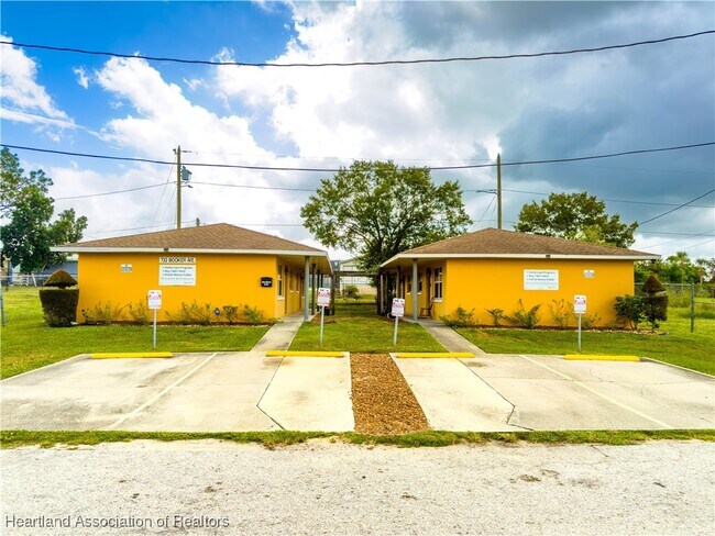 Primary Photo - 733 Booker Ave