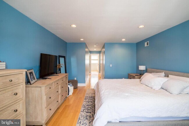 Building Photo - 2520 Kimball St