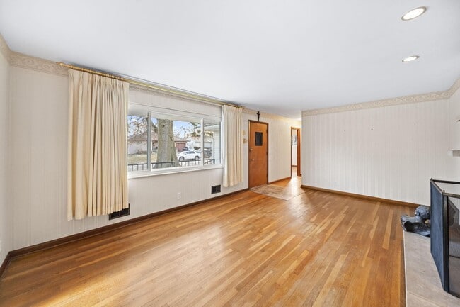 Building Photo - 1565 Garywood Ave