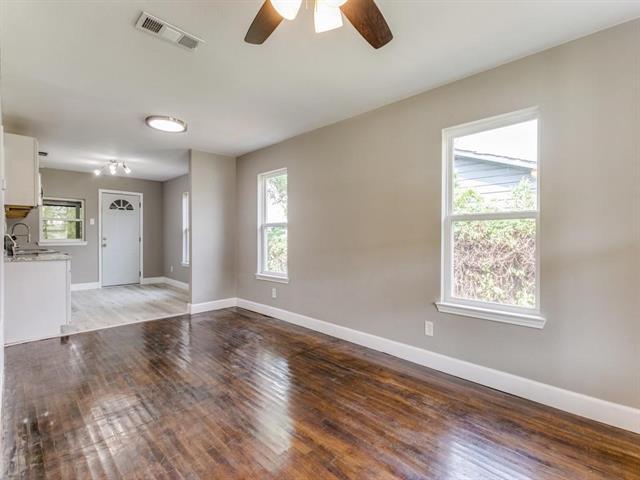 Building Photo - 8121 W Elizabeth Ln