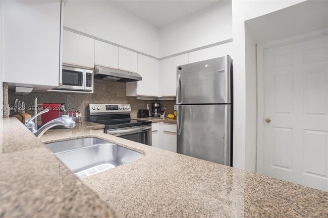 Building Photo - 3145 NE 184th St