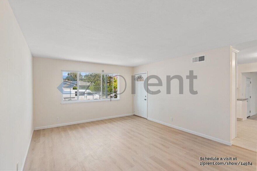 Building Photo - 548 Maple Ave