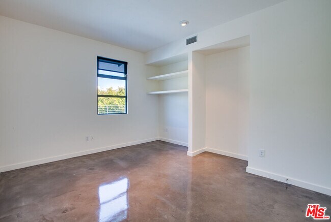 Building Photo - 1358 4th St