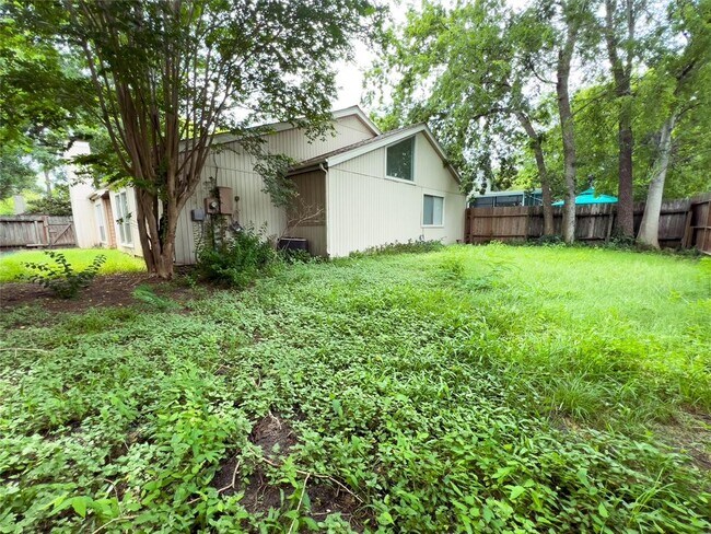 Building Photo - 2827 Waypark Dr