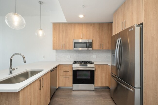 Building Photo - Luxury 1-Bedroom Condo in The Pullman – Do...
