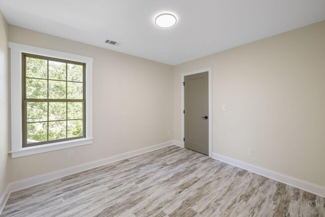 Building Photo - 54 Battlebluff Dr
