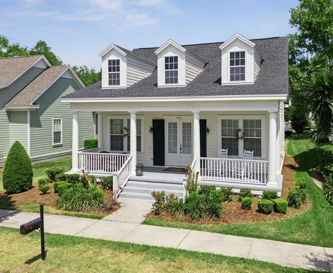 Building Photo - 874 Spring Park Loop
