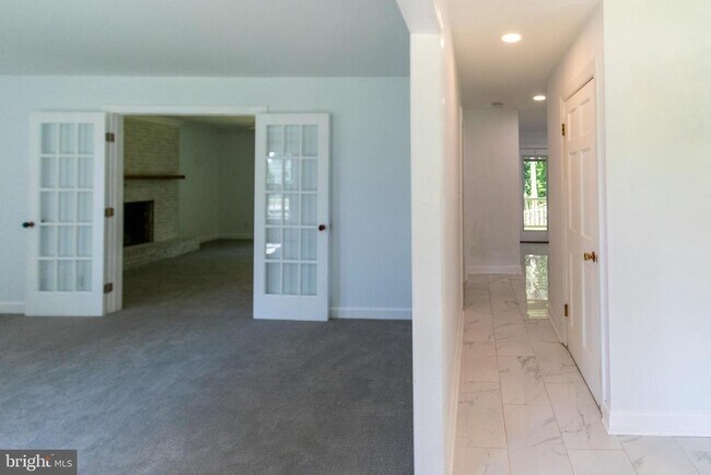 Building Photo - 428 Ingleside Dr
