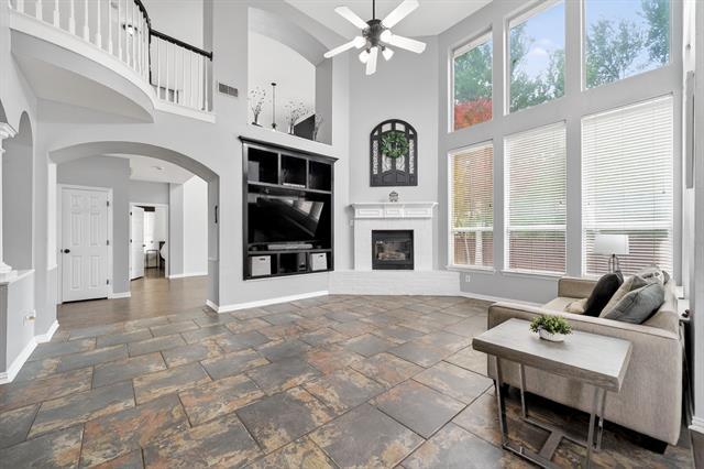 Building Photo - 8310 Sawgrass Ln