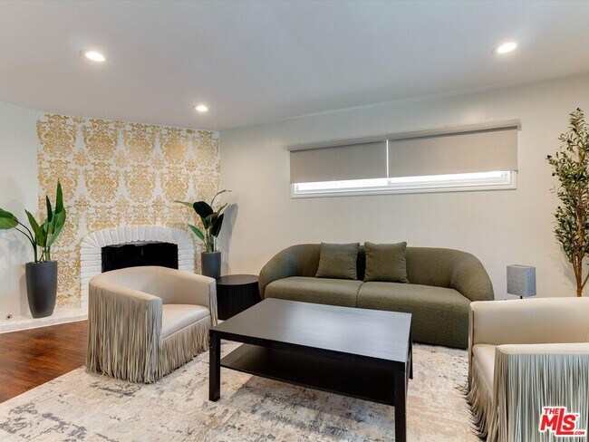 Building Photo - 23109 Mariano St