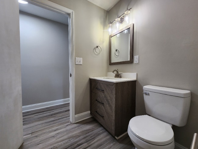 Building Photo - 445 Summerland Dr